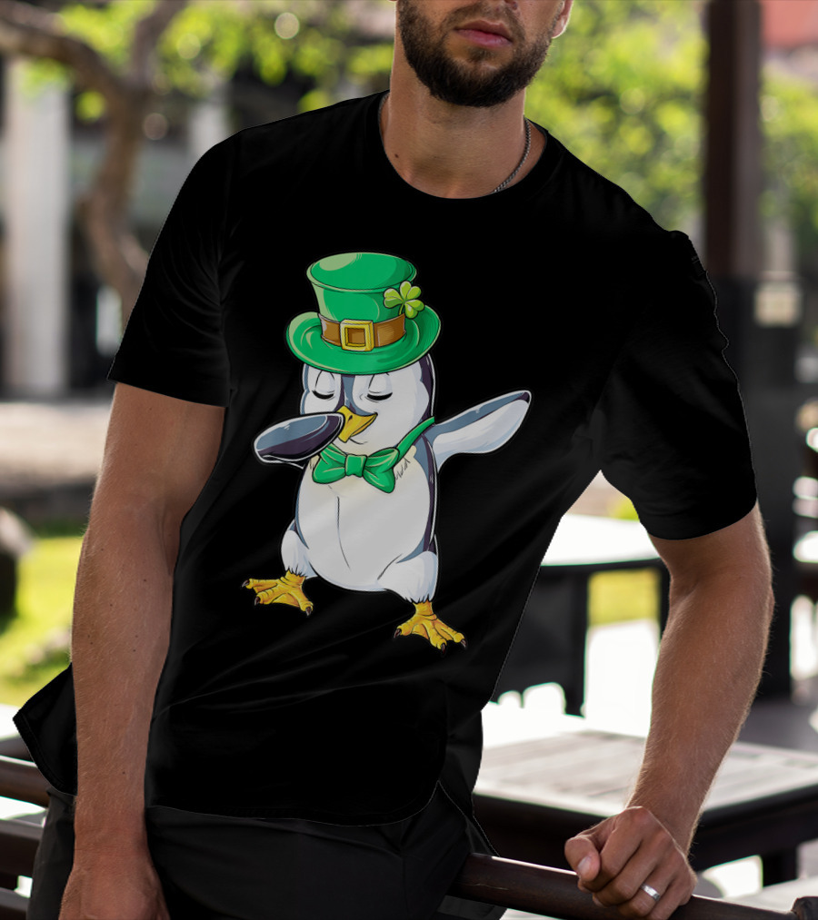Dabbing Penguin St Patricks Day Leprechaun Hat And Bow Tie T-Shirt