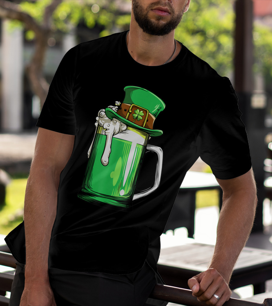 Green Beer Mug Leprechaun Hat St Patricks Day Men Drinking T-Shirt