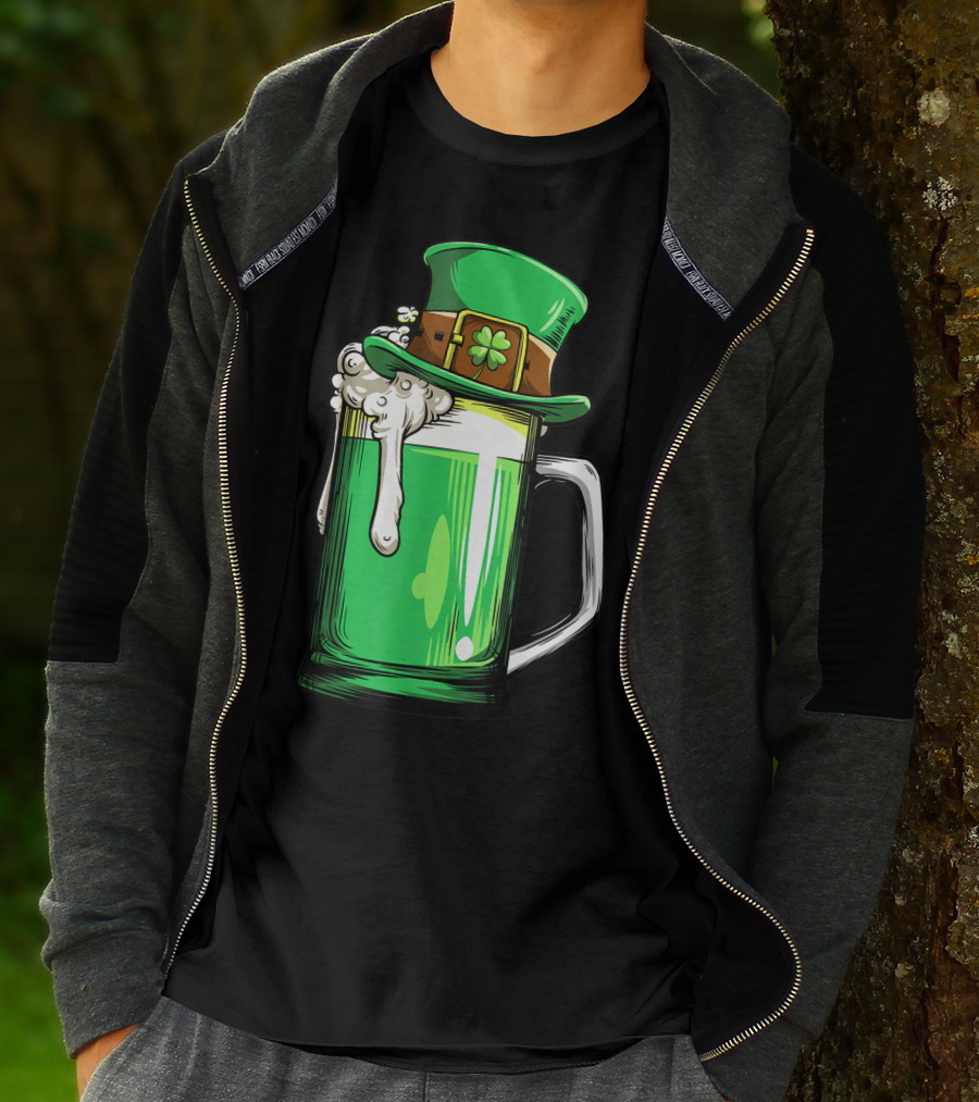 Green Beer Mug Leprechaun Hat St Patricks Day Men Drinking T-Shirt