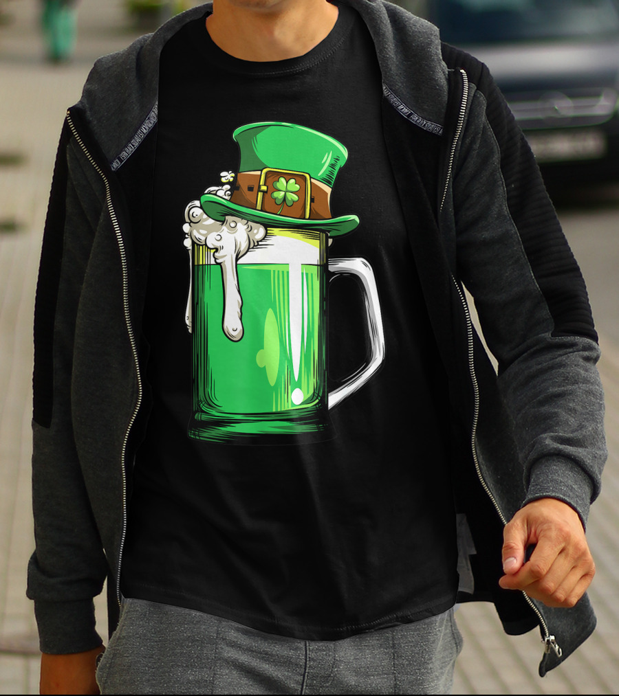 Green Beer Mug Leprechaun Hat St Patricks Day Men Drinking T-Shirt