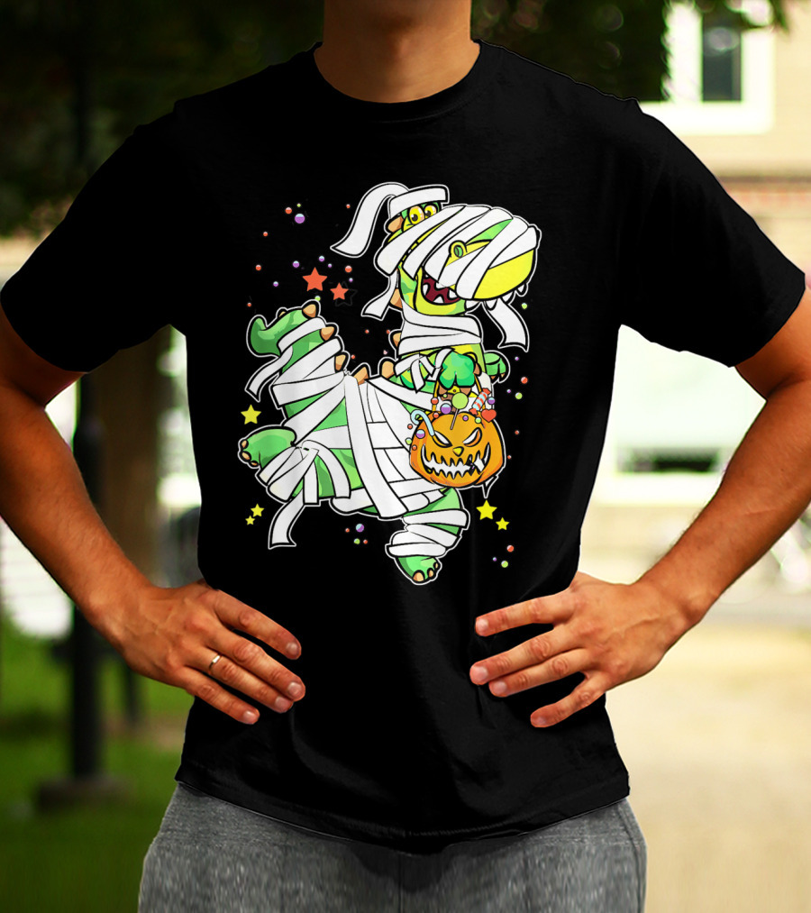 Halloween Mummy Dinosaur With Pumpkin Candy Basket T-Shirt