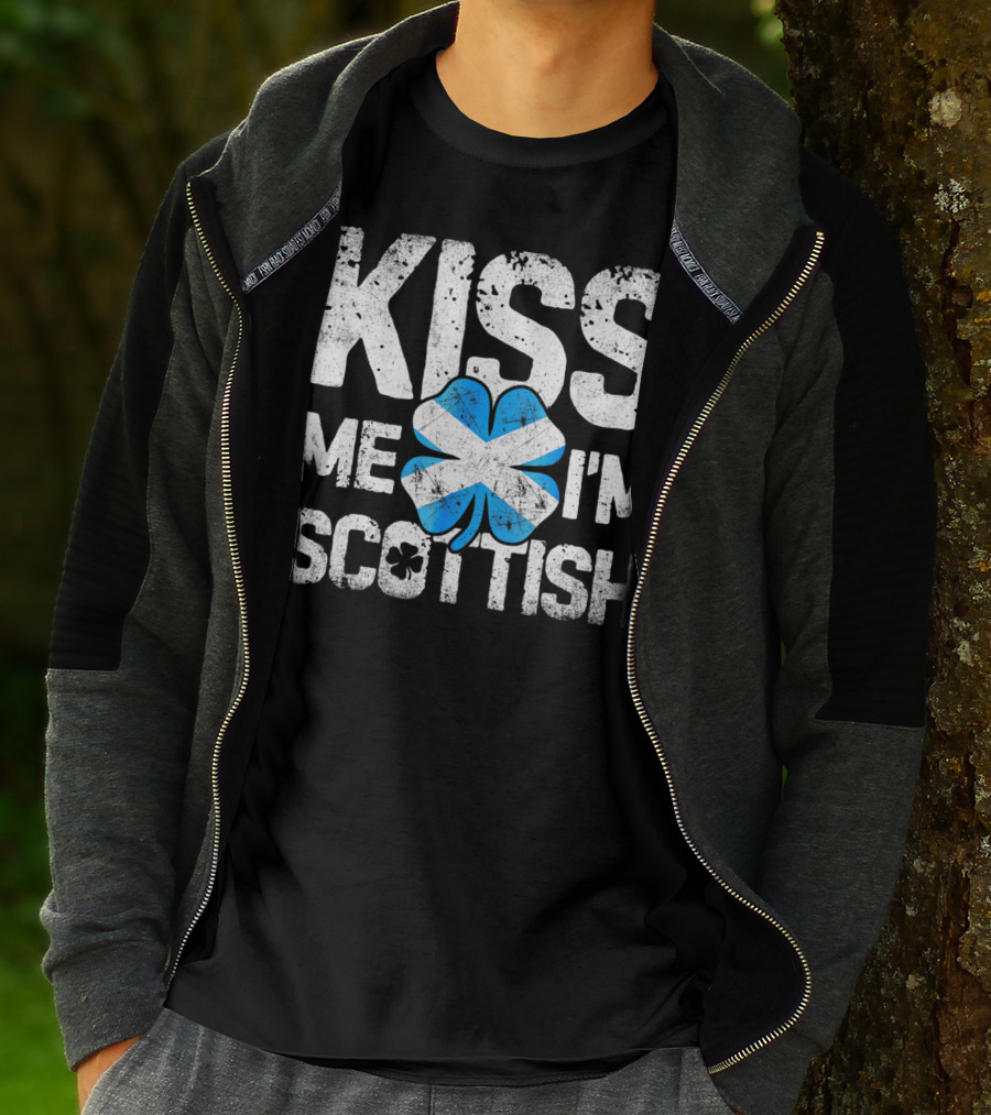 Kiss Me I'm Scottish Scotland Flag Clover St. Patrick's Day T-Shirt