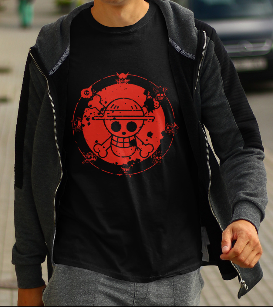 Straw Hat Skull Emblem With Iconic T-Shirt