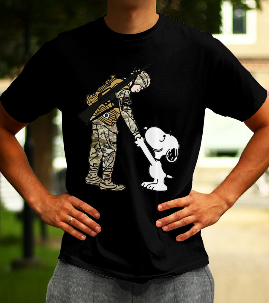 Veteran And Snoopy Dog Saluting Friendship T-Shirt