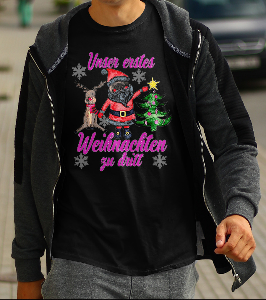 Unser Erstes Weihnachten Zu Dritt Santa Reindeer Christmas Tree Snowflakes T-Shirt