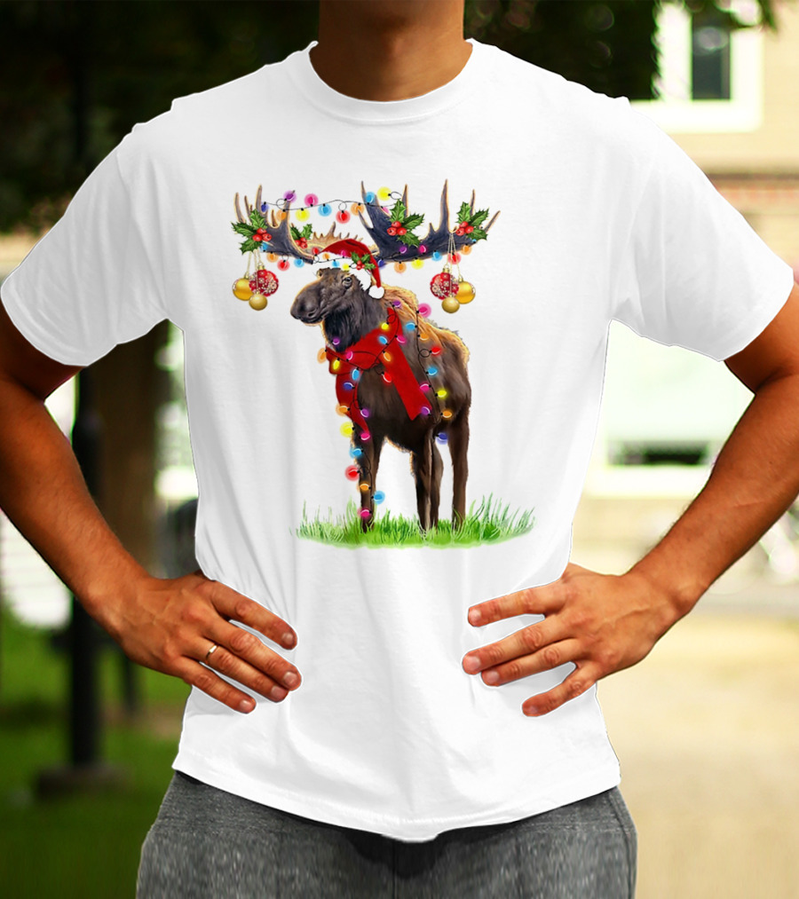 Moose Santa Reindeer Christmas Lights Holiday Décor T-Shirt