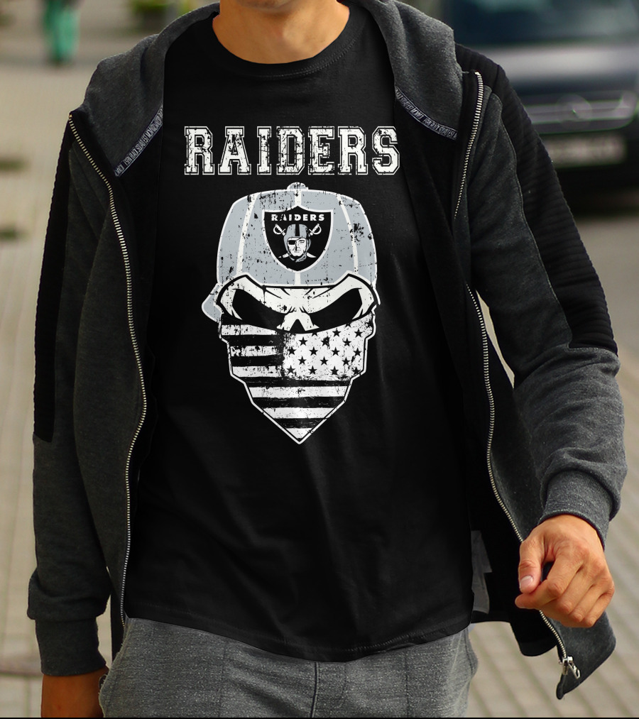 RAIDERS SKULL BANDANA AMERICAN FLAG HAT T-Shirt