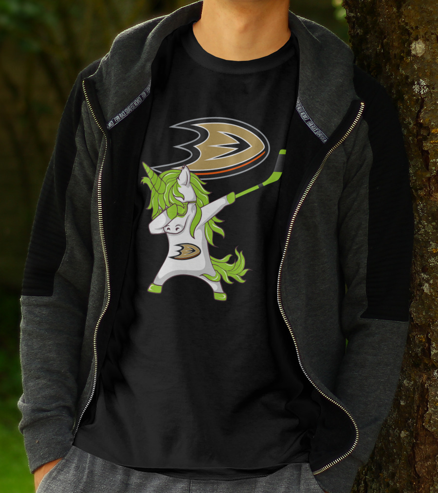 St Patrick Day Dabbing Unicorn Anaheim Ducks Hockey Stick T-Shirt