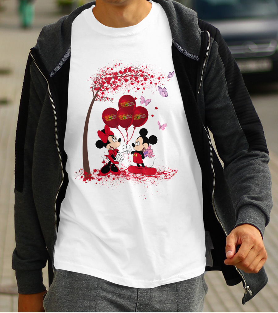 Minnie And Mickey Mouse Holding 1 FC Union Berlin Balloons With Tree And Butterflies T-Shirt
