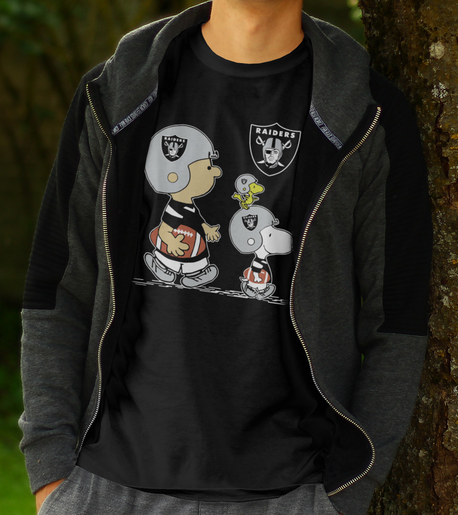 Raiders Snoopy Charlie Brown Woodstock Football Team Helmets T-Shirt
