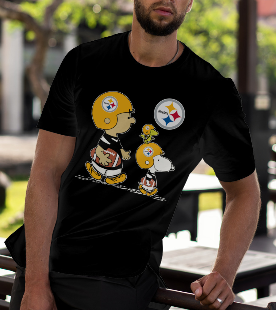 Steelers Snoopy And Peanuts Characters With Football Helmets T-Shirt