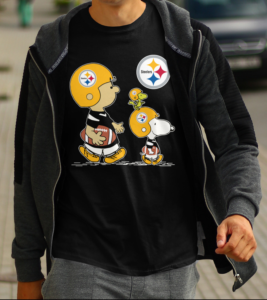 Steelers Snoopy And Peanuts Characters With Football Helmets T-Shirt