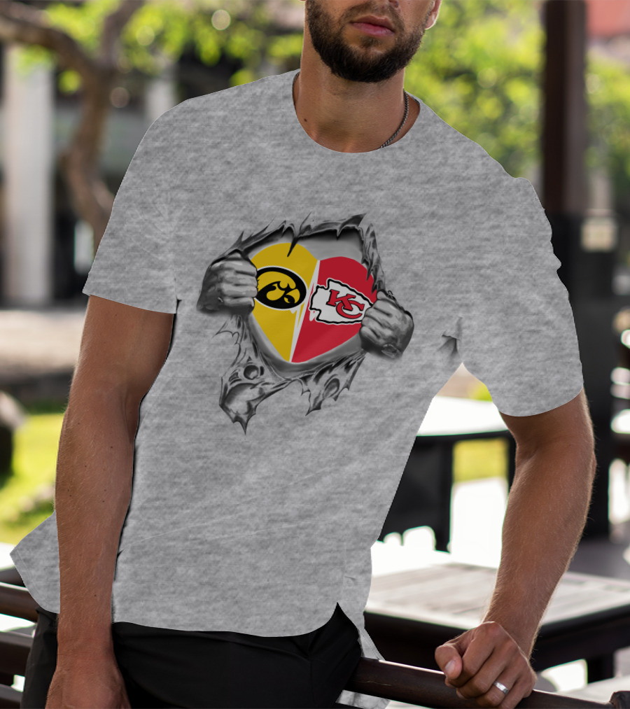 Iowa Hawkeyes And Kansas City Chiefs Heart In My Heart T-Shirt
