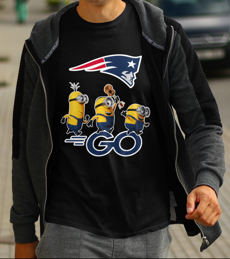 Patriots Logo Minions Go T-Shirt