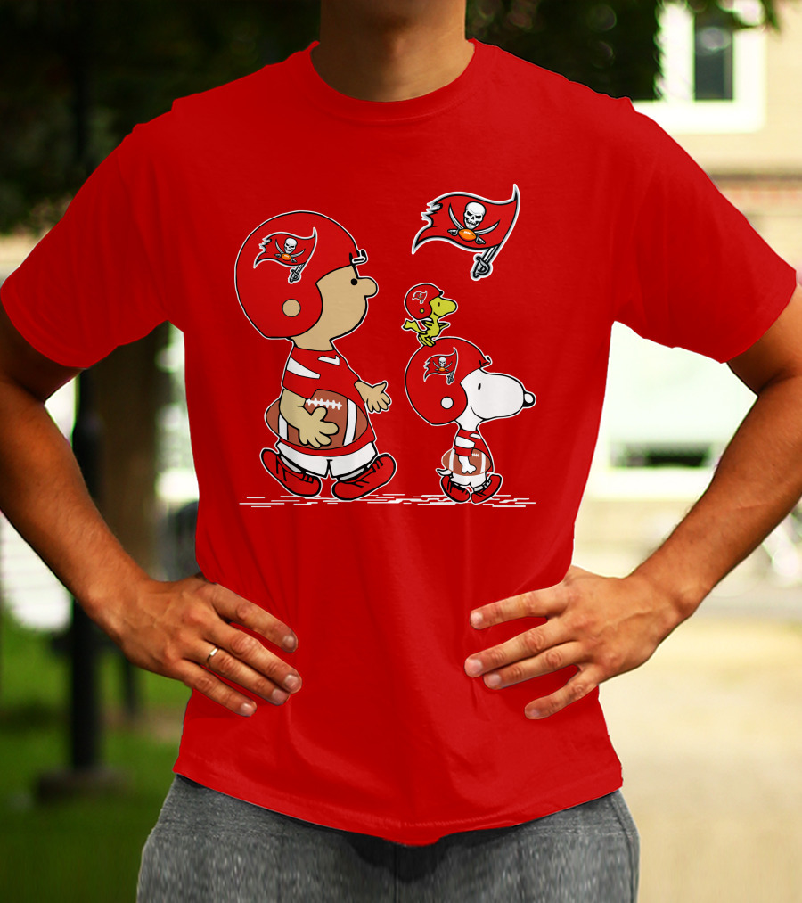 Peanuts Buccaneers Snoopy And Woodstock Football Helmets And Flag T-Shirt