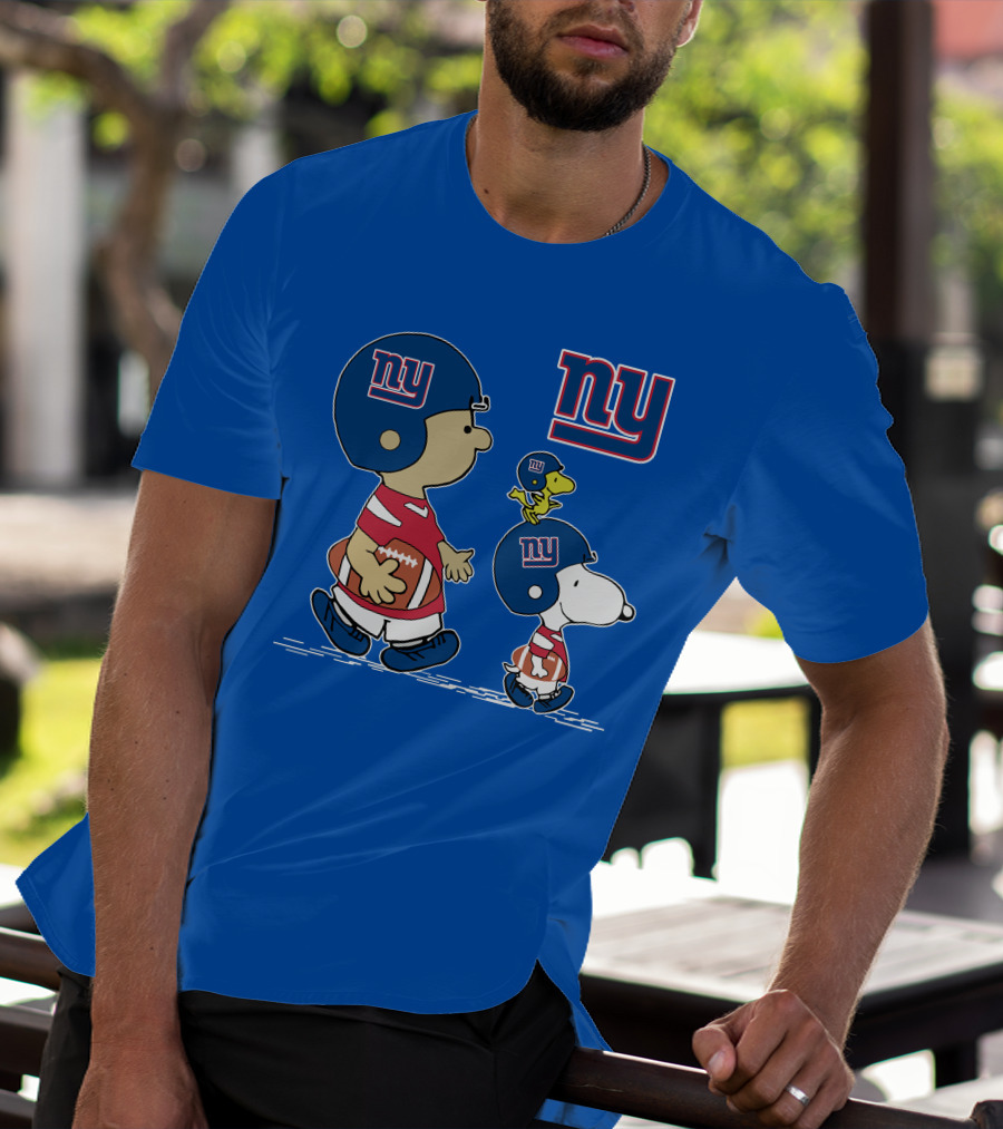 New York Giants Peanuts Snoopy Football T-Shirt