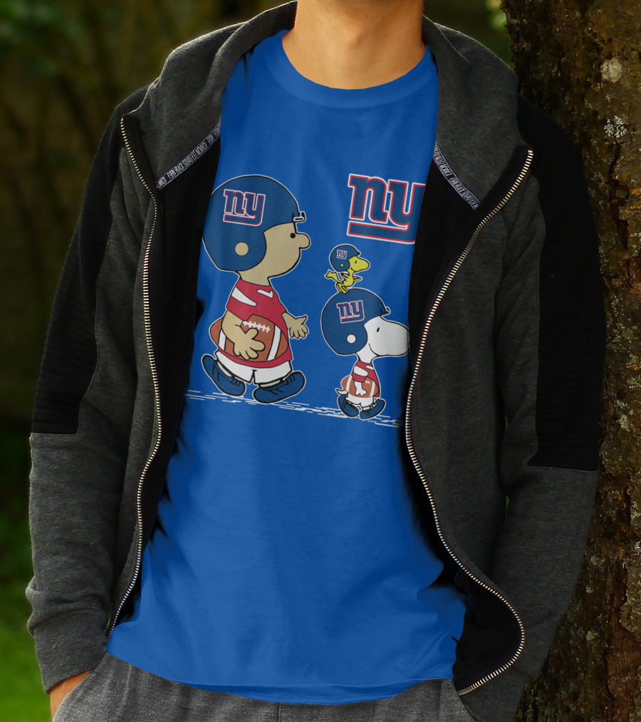 New York Giants Peanuts Snoopy Football T-Shirt