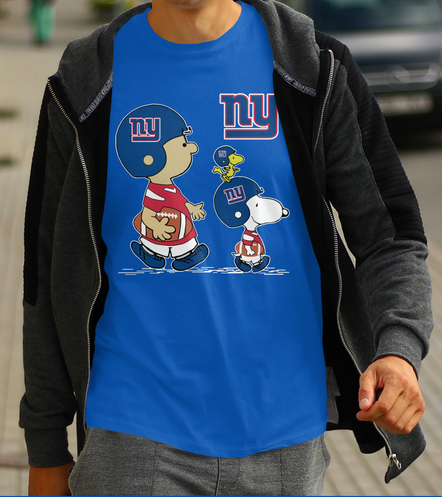 New York Giants Peanuts Snoopy Football T-Shirt