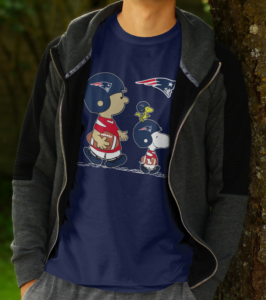 Patriots Snoopy Charlie Brown Football Peanuts T-Shirt