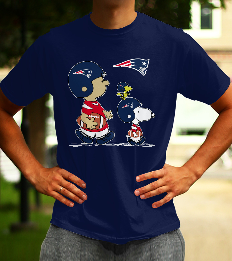 Patriots Snoopy Charlie Brown Football Peanuts T-Shirt