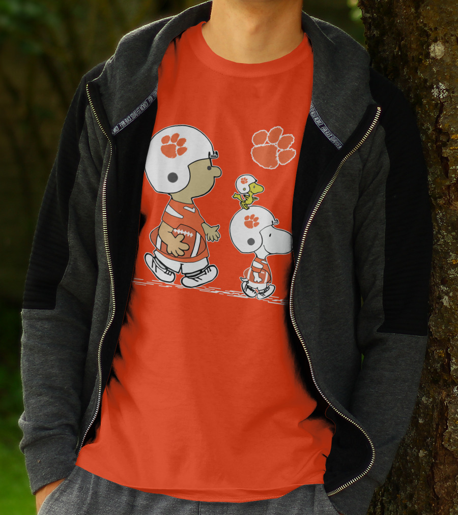 Clemson Tigers Snoopy Football Helmets And Paw Print Charlie Brown Woodstock T-Shirt