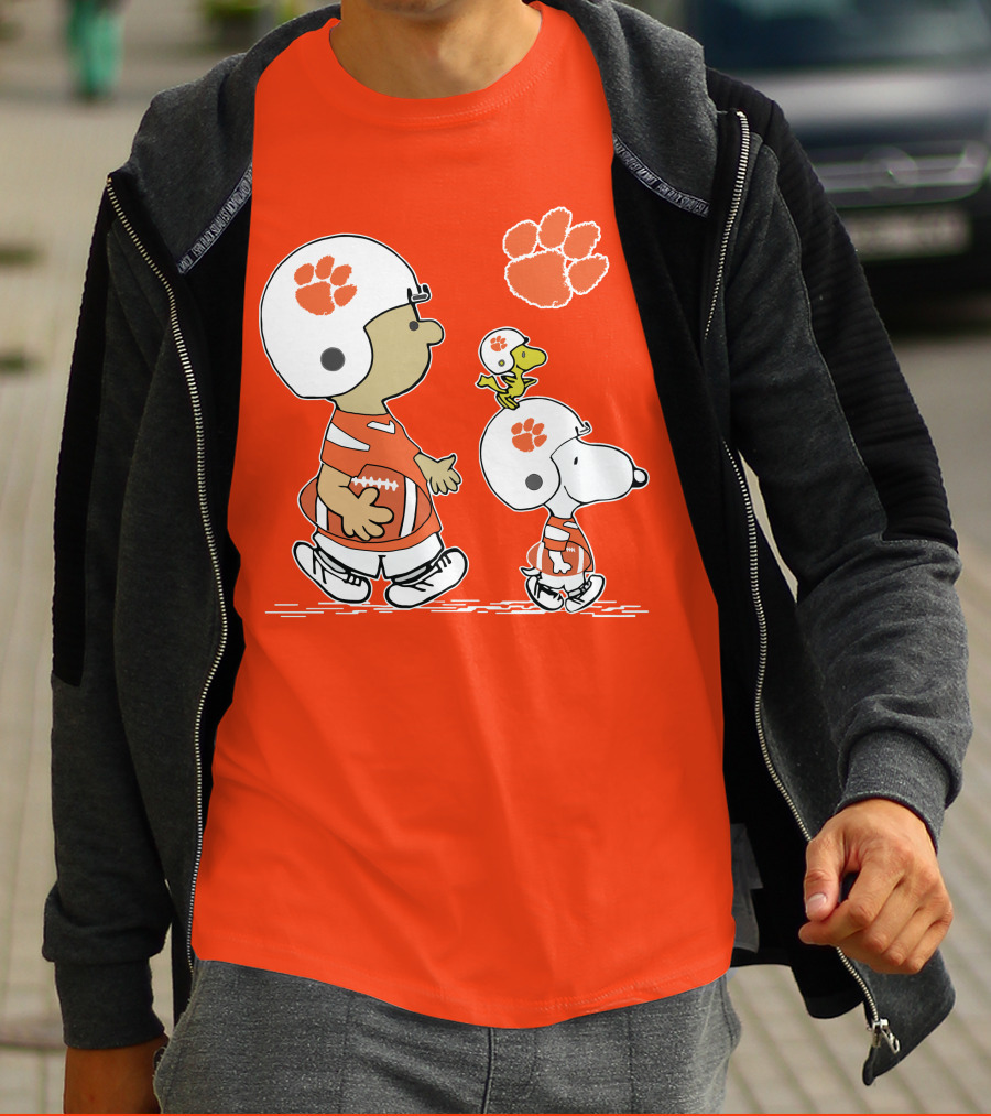 Clemson Tigers Snoopy Football Helmets And Paw Print Charlie Brown Woodstock T-Shirt