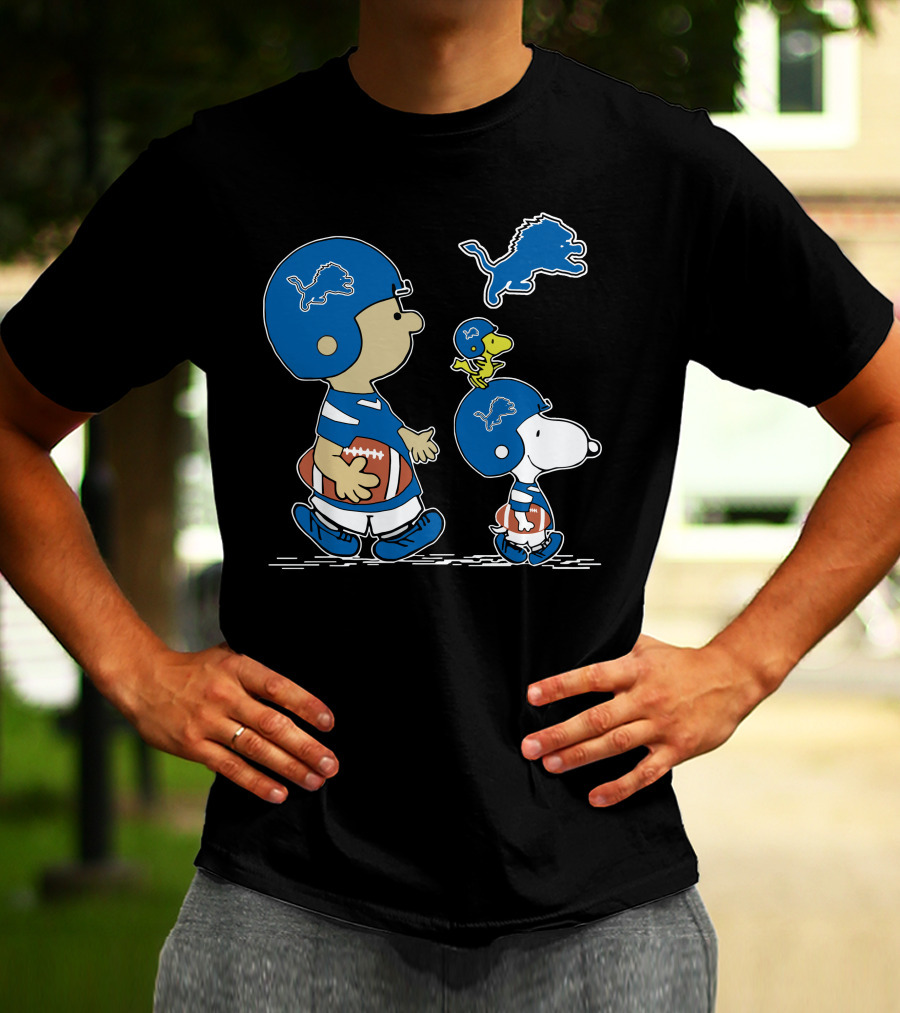 Lions Snoopy Woodstock Football Charlie Brown Helmet Rugby Peanuts Characters NFL T-Shirt