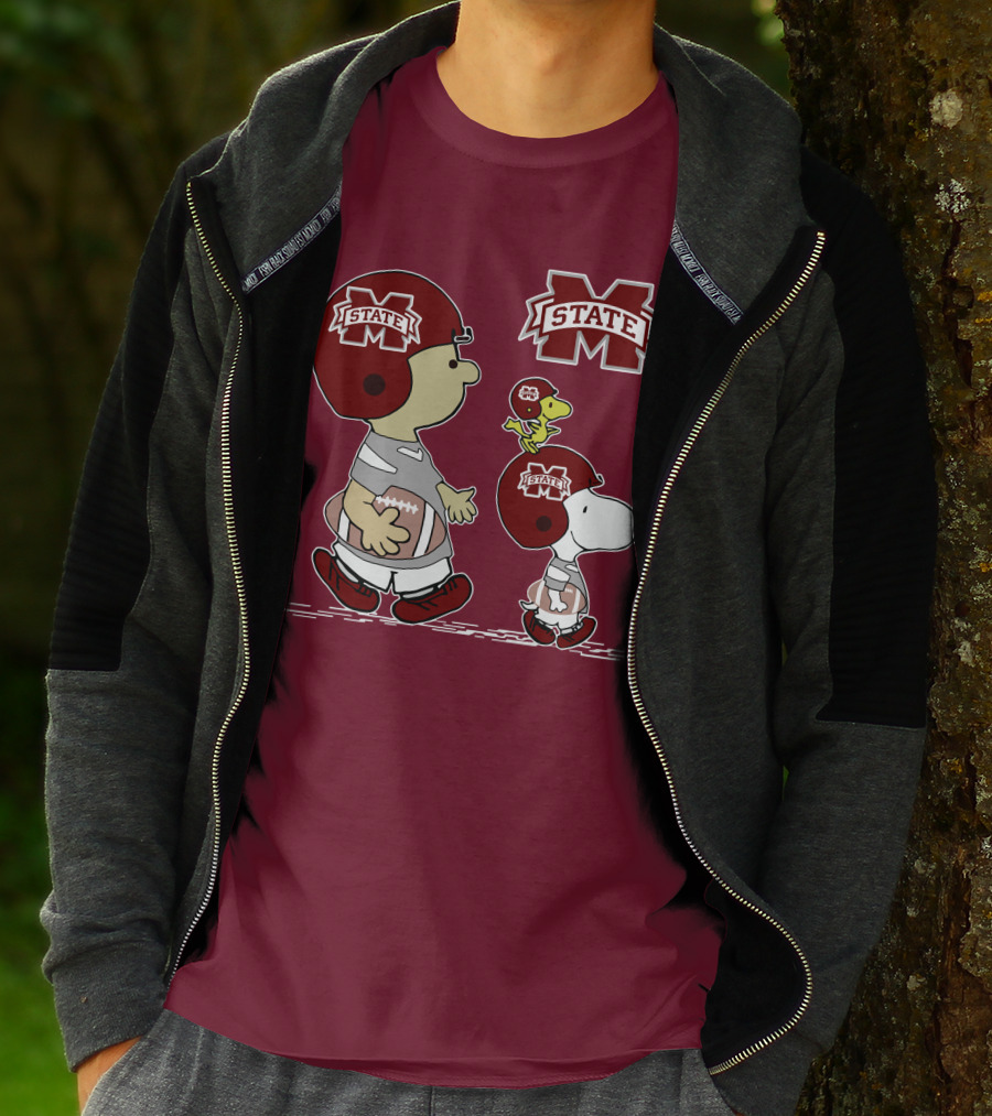 MS State Bulldogs Snoopy Woodstock Football Helmet Football Charlie Brown T-Shirt