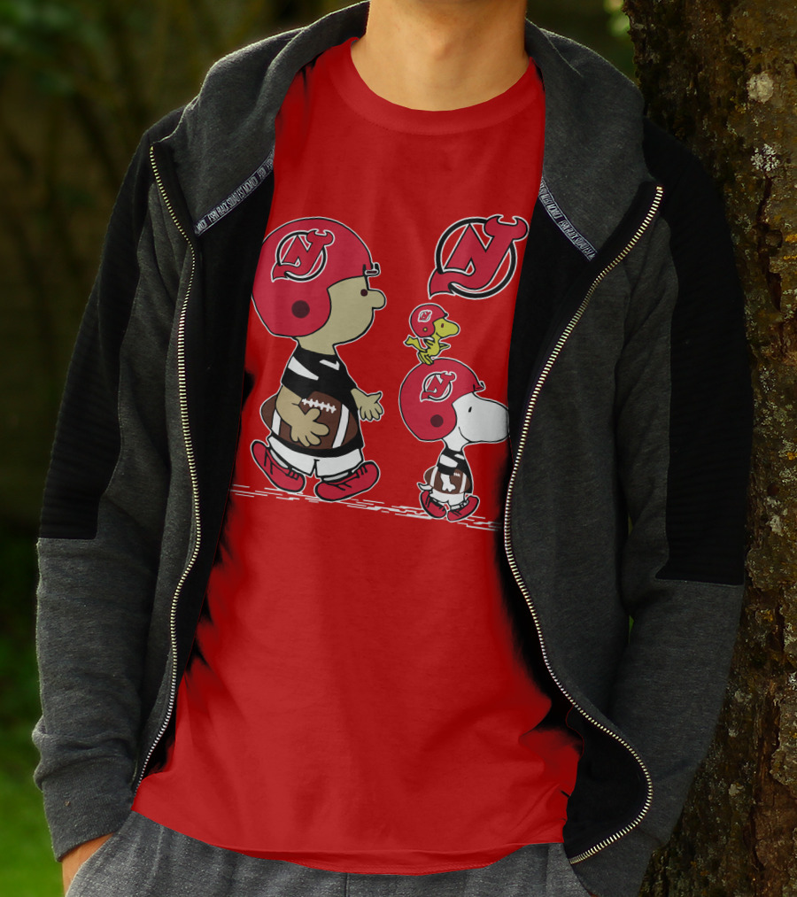 New Jersey Devils Snoopy And Woodstock Football Helmet T-Shirt