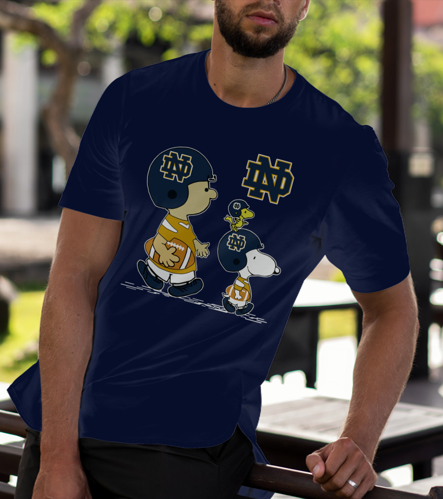 Notre Dame Fighting Irish Peanuts Characters Football Fan Scene T-Shirt