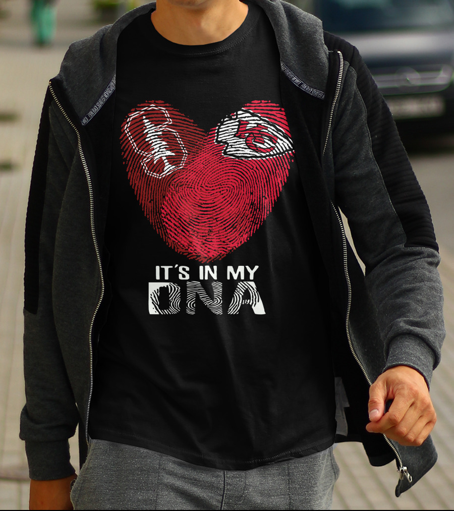 It's In My DNA Cardinals Chiefs Heart Fingerprint T-Shirt