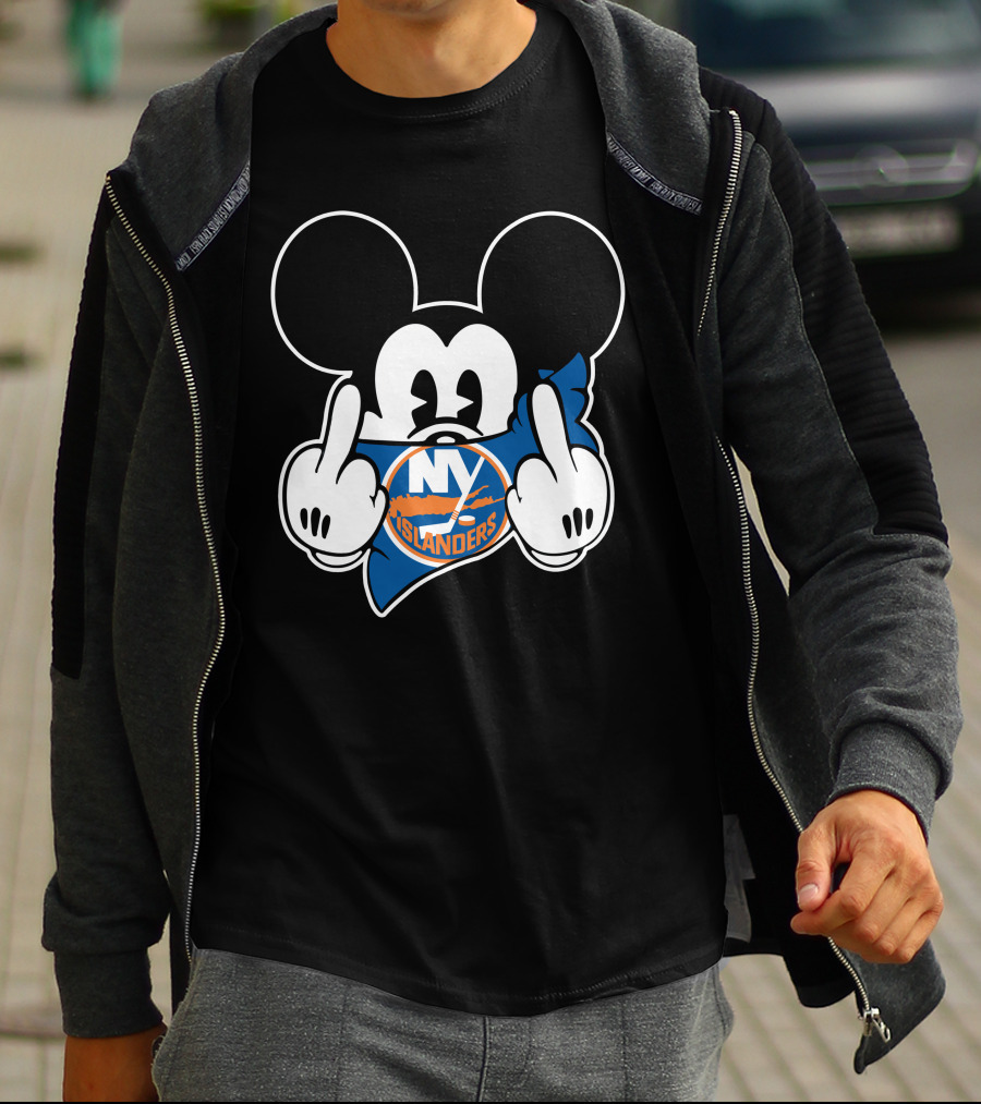 NY Islanders Mickey Mouse Playful Pose T-Shirt