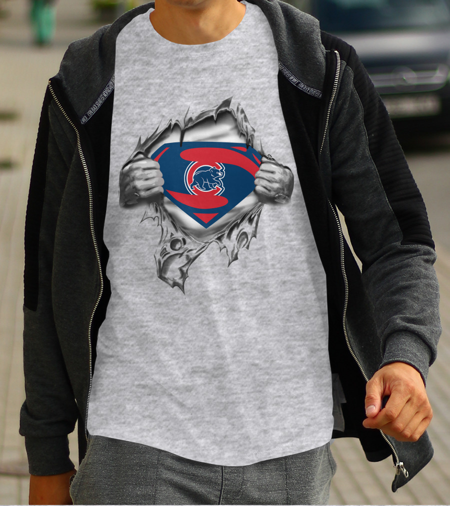Cubs Superman Chest Hybrid With Cracked Logo Appearance T-Shirt