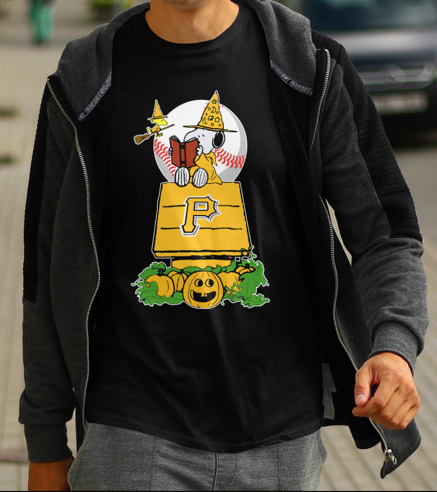 Snoopy Halloween Pittsburgh Pirates Peanuts Charlie Brown Pumpkin Moon Baseball T-Shirt