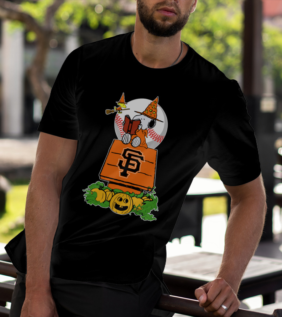 Sf Giants Halloween With Snoopy And Woodstock In Witch Hats T-Shirt
