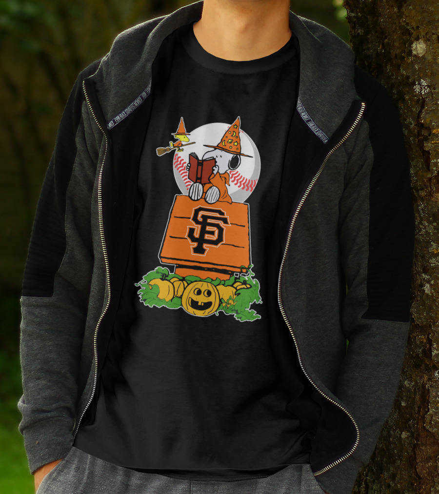 Sf Giants Halloween With Snoopy And Woodstock In Witch Hats T-Shirt