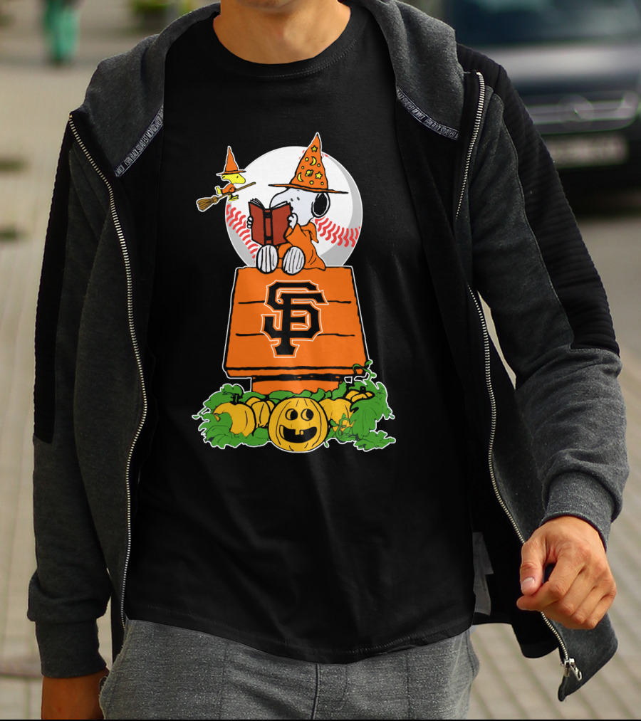 Sf Giants Halloween With Snoopy And Woodstock In Witch Hats T-Shirt