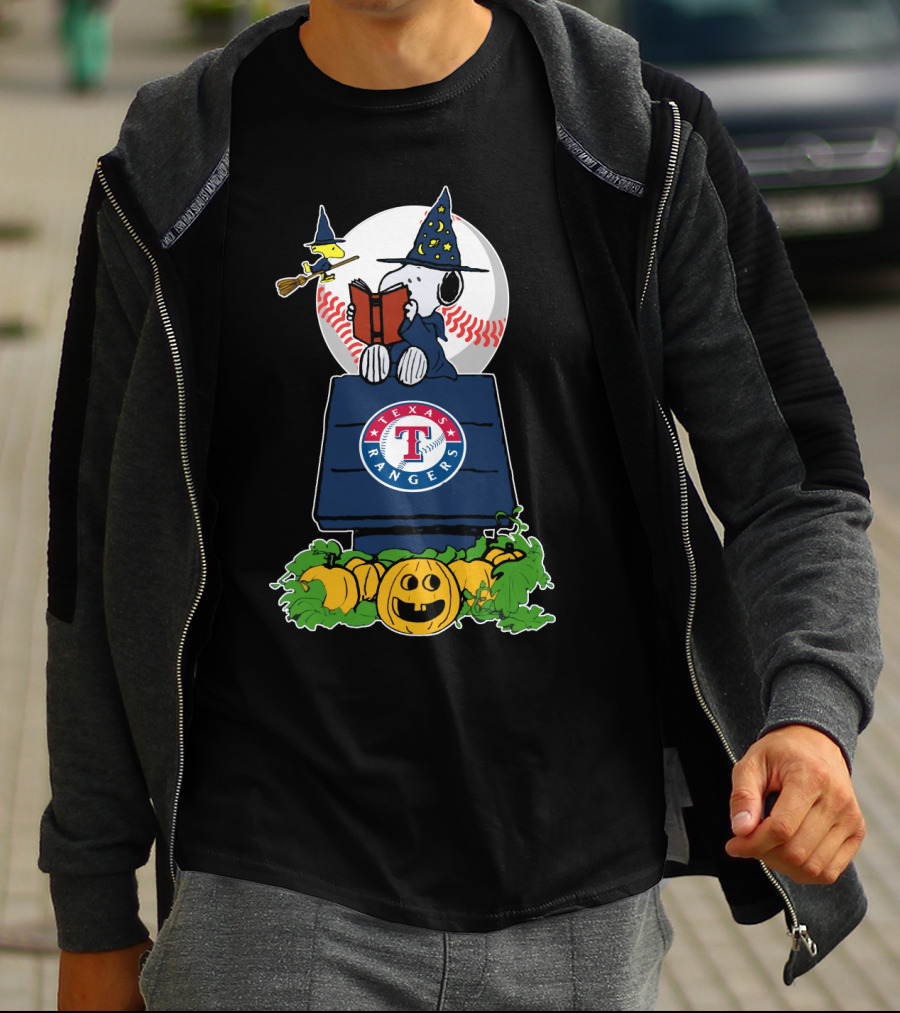 Texas Rangers Snoopy Halloween Pumpkins Magic Scene T-Shirt