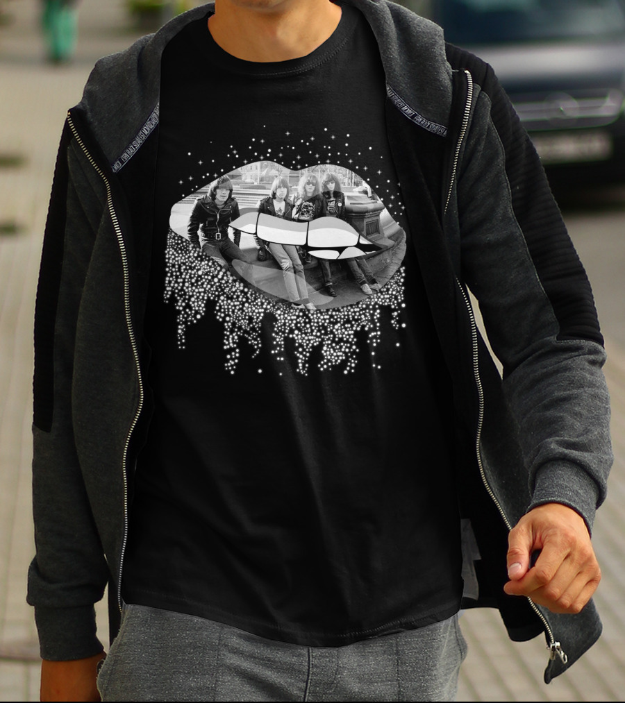 Ramones Classic Band Photo With Sparkling Lips And Drips T-Shirt