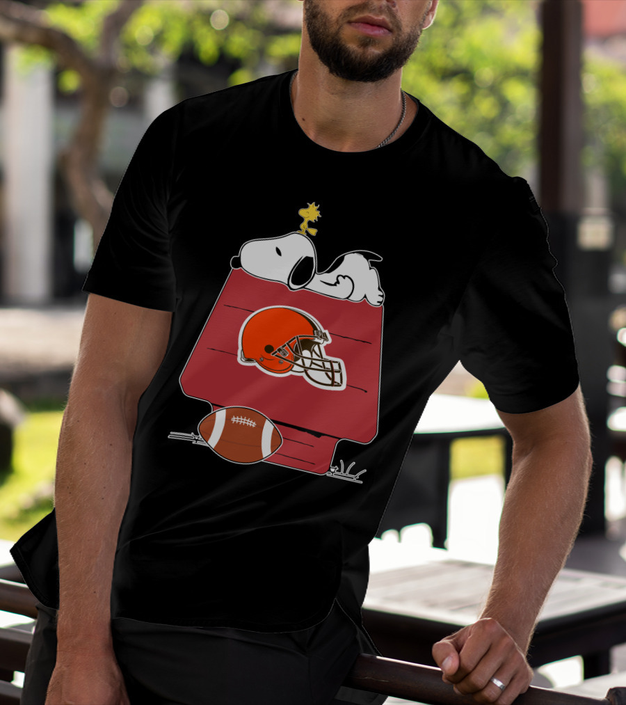 Snoopy And Woodstock On Doghouse With Cleveland Browns Helmet And Football T-Shirt