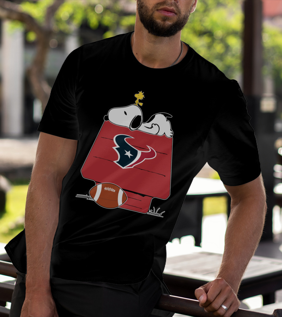 Snoopy And Woodstock Relax On Houston Texans Football Doghouse T-Shirt