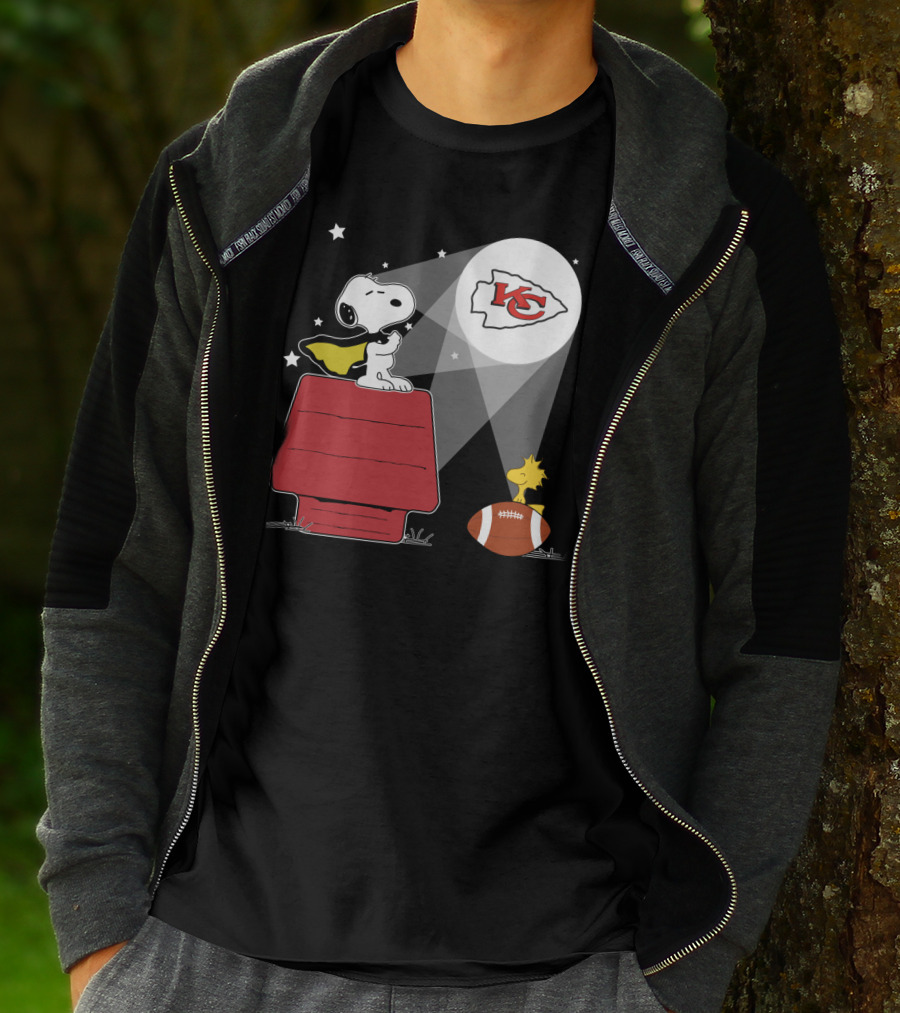 Snoopy And Woodstock Kansas City Chiefs Football Scene T-Shirt