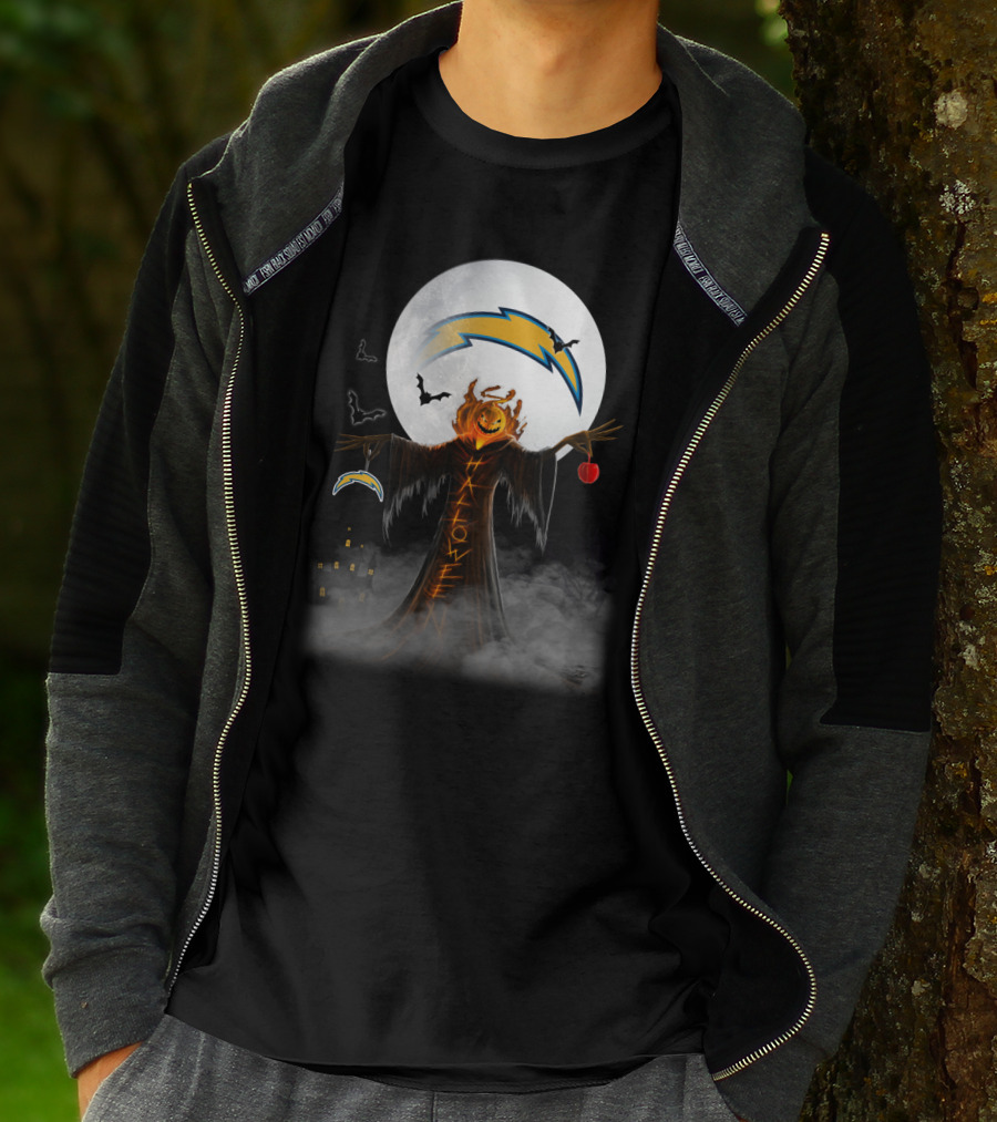 Halloween Los Angeles Chargers Moonlit Pumpkin Scarecrow With Bats And Haunted Castle T-Shirt