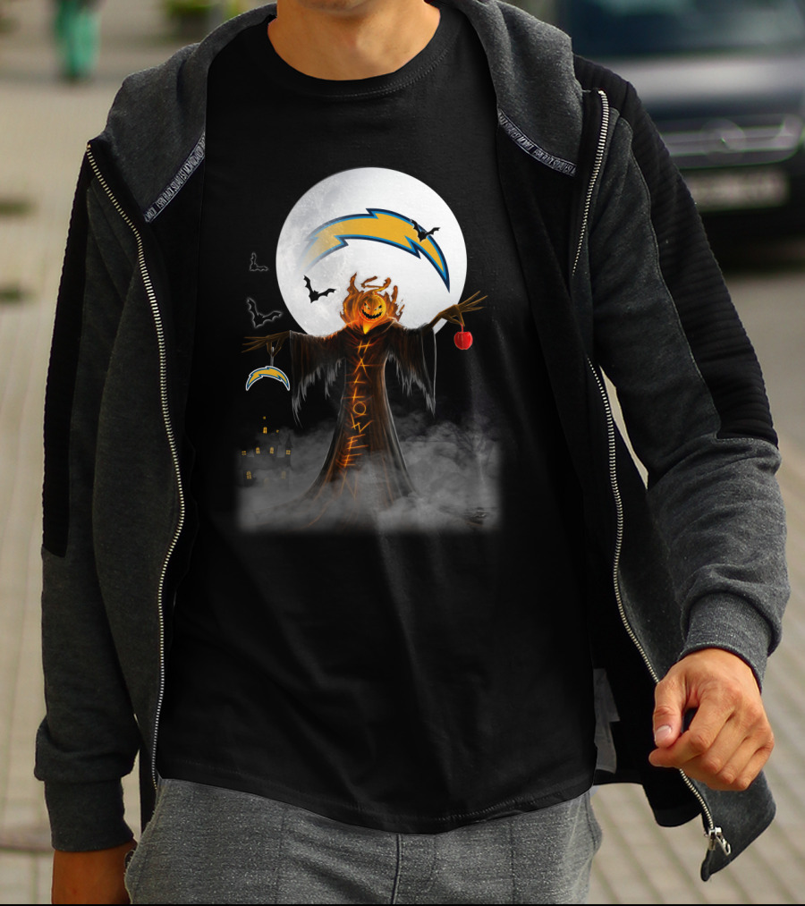Halloween Los Angeles Chargers Moonlit Pumpkin Scarecrow With Bats And Haunted Castle T-Shirt