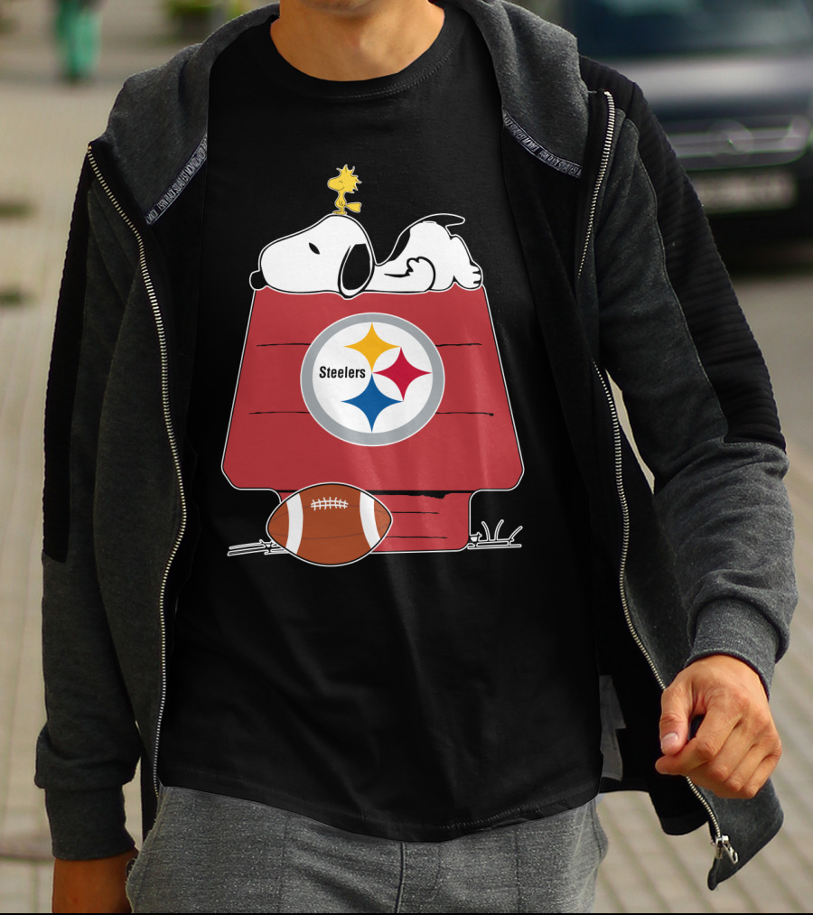 Snoopy And Woodstock With Pittsburgh Steelers Logo And Football On Doghouse T-Shirt