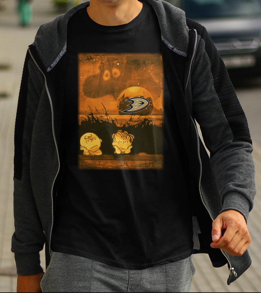 Anaheim Ducks Peanuts Moon Gazing T-Shirt