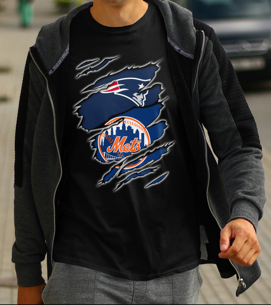 New England Patriots And New York Mets Claw T-Shirt