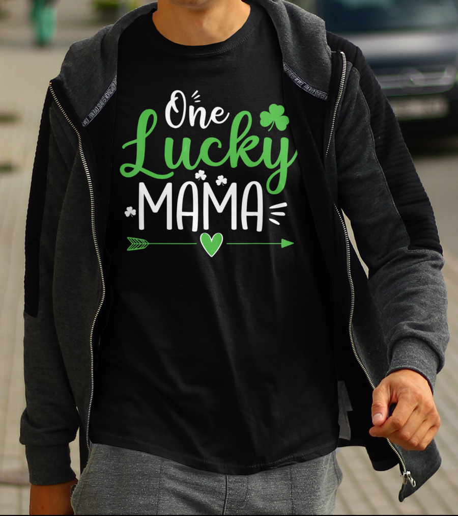 One Lucky Mama St. Patrick's Day Clover Arrow Heart T-Shirt