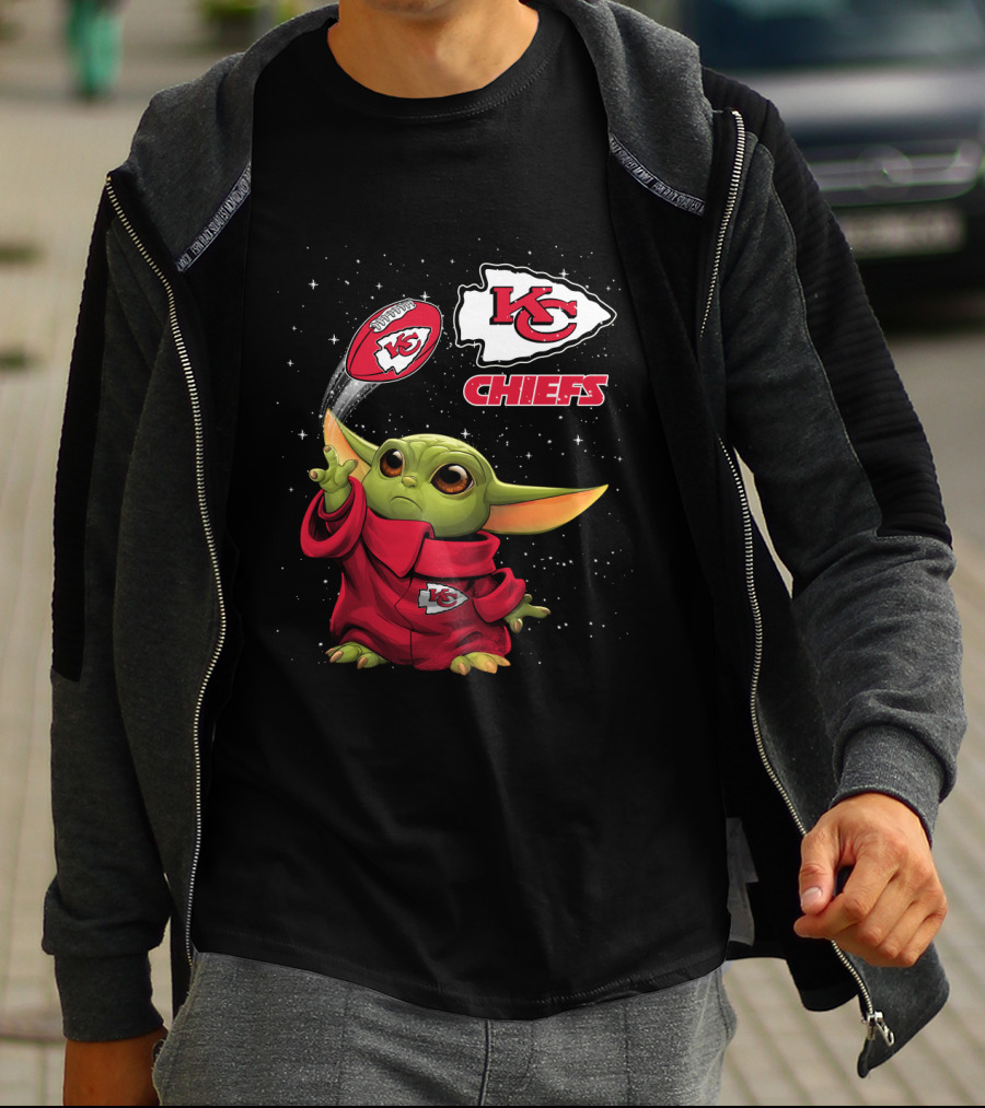 Baby Yoda KC Chiefs Football Magic T-Shirt