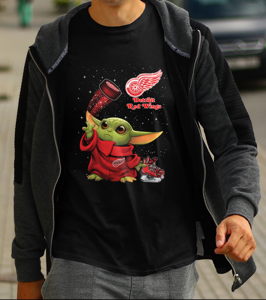Baby Yoda Detroit Red Wings Hockey Magic Moment T-Shirt